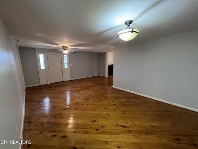 1028 Kennedy Rd, Jamestown, TN 38556