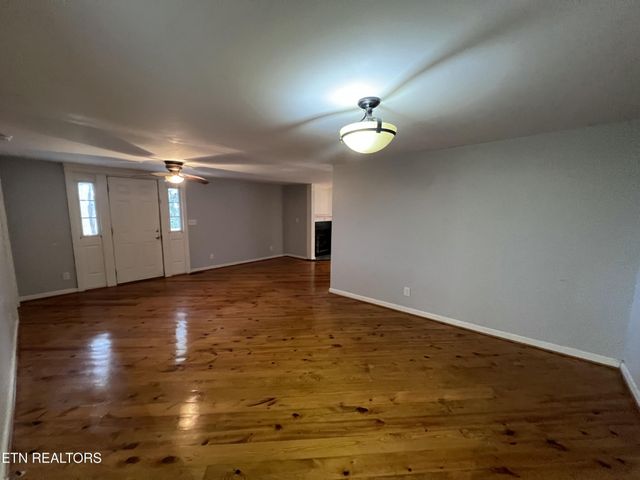 1028 Kennedy Rd, Jamestown, TN 38556