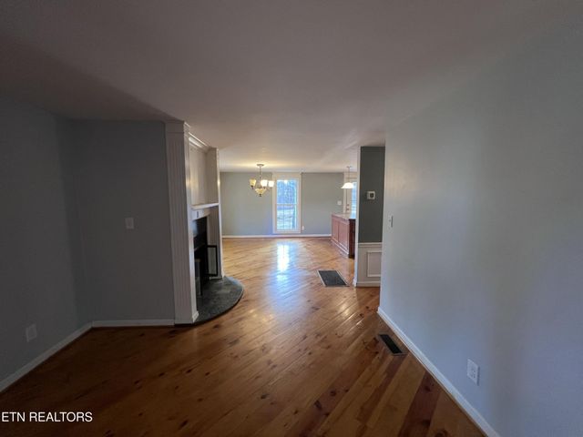 1028 Kennedy Rd, Jamestown, TN 38556