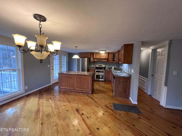 1028 Kennedy Rd, Jamestown, TN 38556