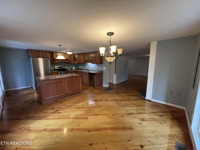 1028 Kennedy Rd, Jamestown, TN 38556