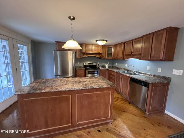 1028 Kennedy Rd, Jamestown, TN 38556