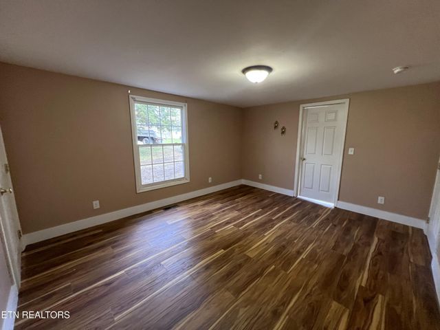 1028 Kennedy Rd, Jamestown, TN 38556