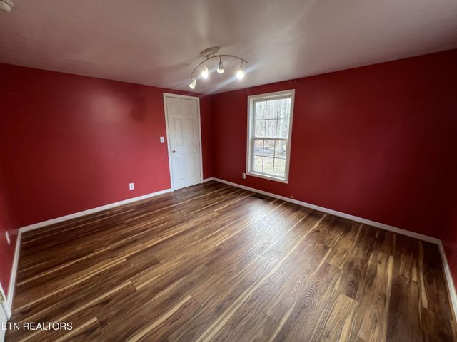 1028 Kennedy Rd, Jamestown, TN 38556