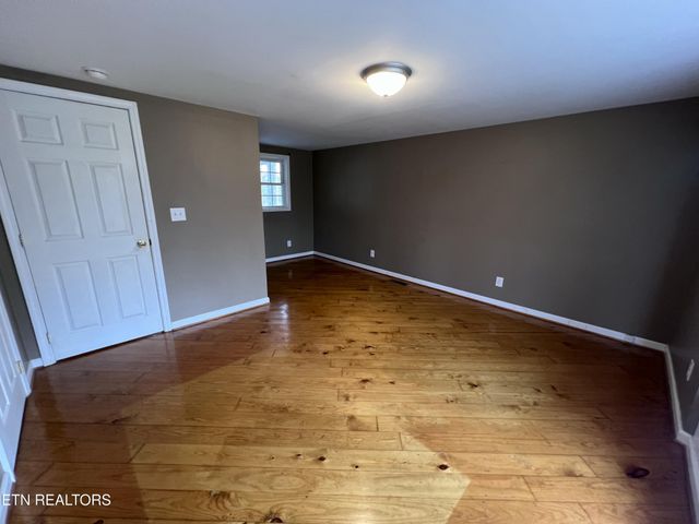 1028 Kennedy Rd, Jamestown, TN 38556