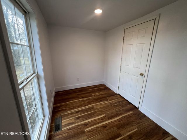 1028 Kennedy Rd, Jamestown, TN 38556