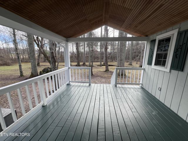 1028 Kennedy Rd, Jamestown, TN 38556