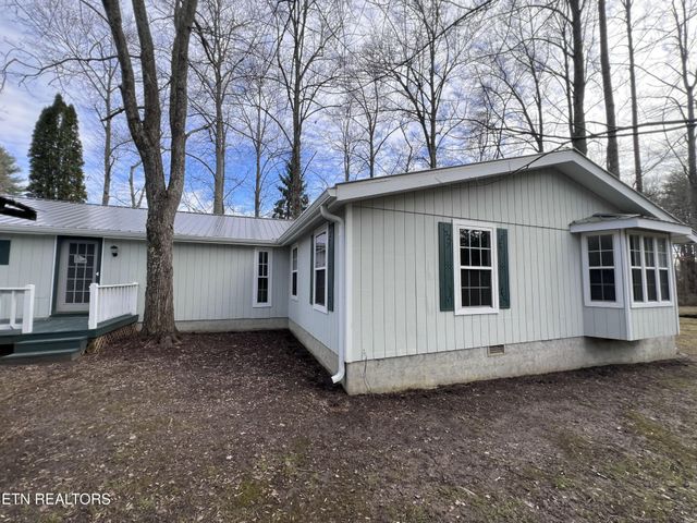 1028 Kennedy Rd, Jamestown, TN 38556