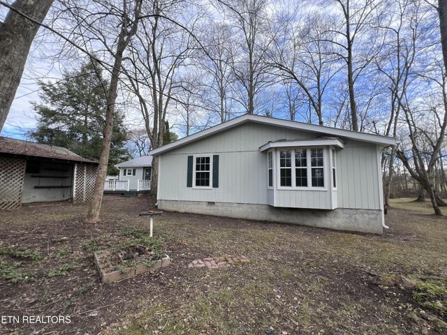 1028 Kennedy Rd, Jamestown, TN 38556