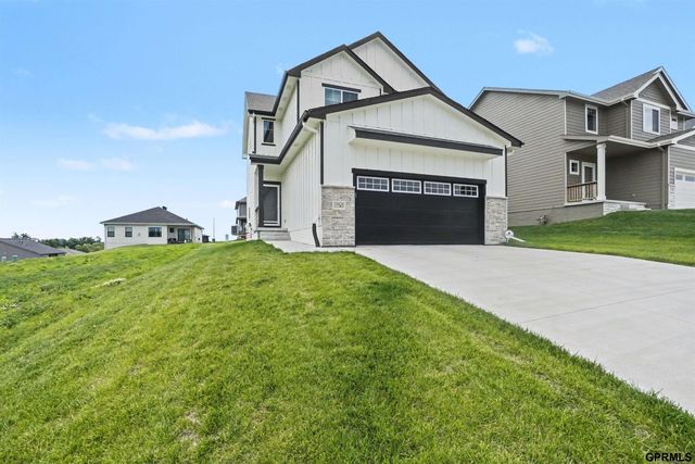 17543 Potter Street, Bennington, NE 68007