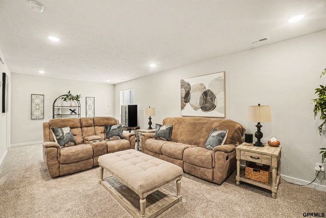 17543 Potter Street, Bennington, NE 68007