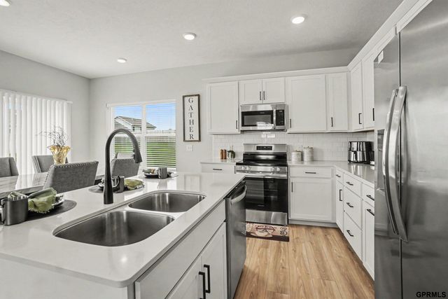 17543 Potter Street, Bennington, NE 68007