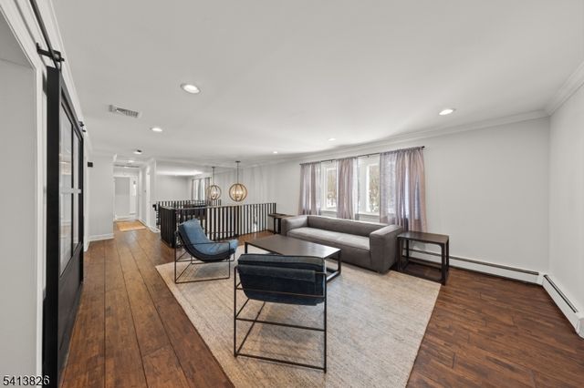 2 Norman Ln, Roxbury Twp., NJ 07876