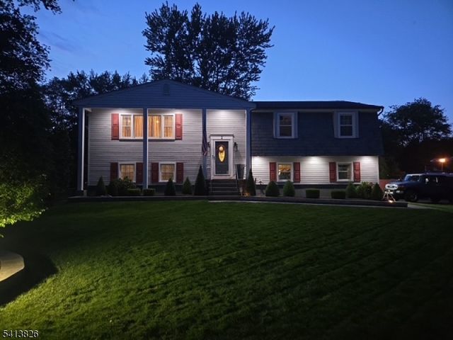 2 Norman Ln, Roxbury Twp., NJ 07876