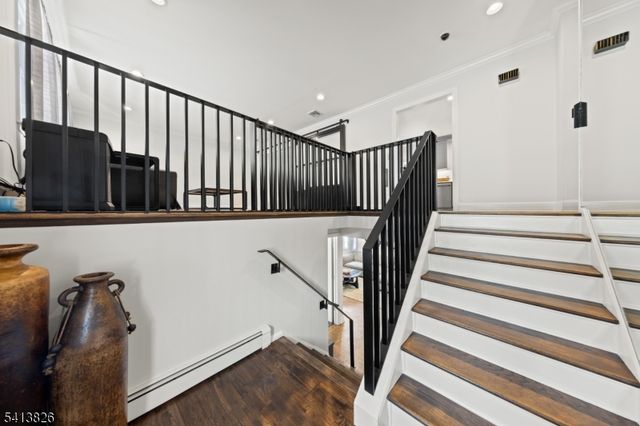 2 Norman Ln, Roxbury Twp., NJ 07876