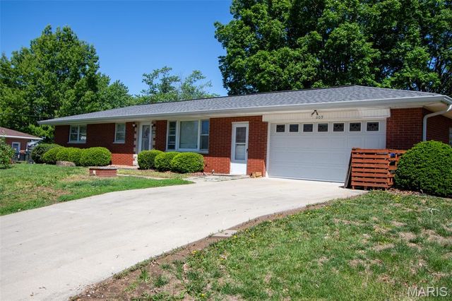 609 Willow Lane, Waterloo, IL 62298