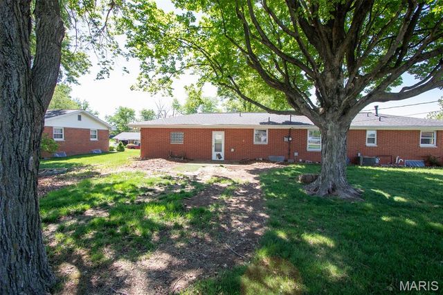 609 Willow Lane, Waterloo, IL 62298