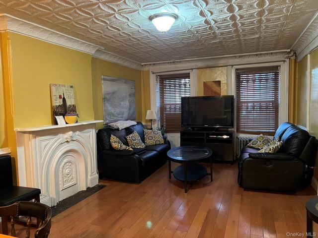 4 Brevoort Place, Brooklyn, NY 11216