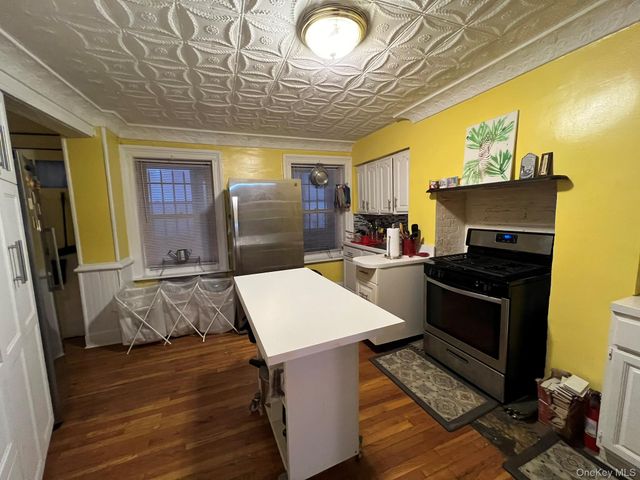 4 Brevoort Place, Brooklyn, NY 11216