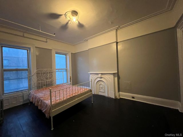 4 Brevoort Place, Brooklyn, NY 11216