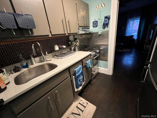 4 Brevoort Place, Brooklyn, NY 11216