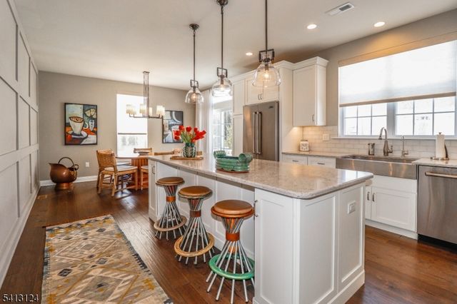 80 Van Cleef Dr, Readington Twp., NJ 08889