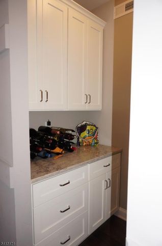 80 Van Cleef Dr, Readington Twp., NJ 08889