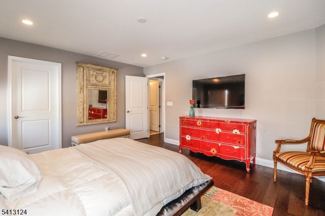 80 Van Cleef Dr, Readington Twp., NJ 08889