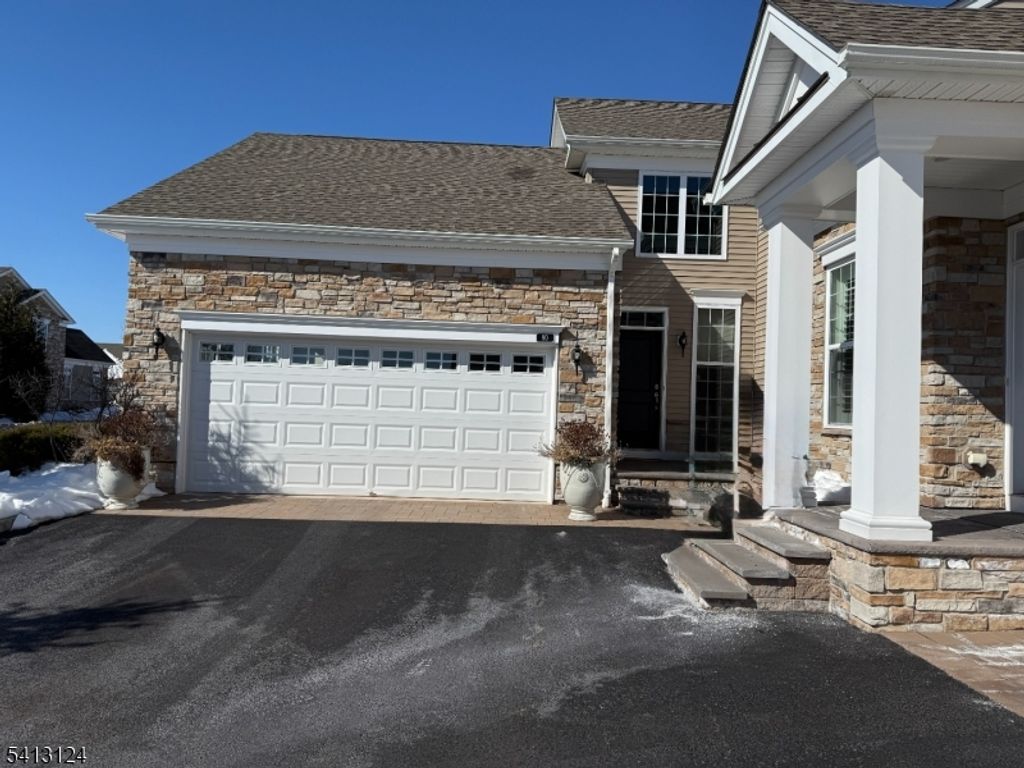 80 Van Cleef Dr, Readington Twp., NJ 08889