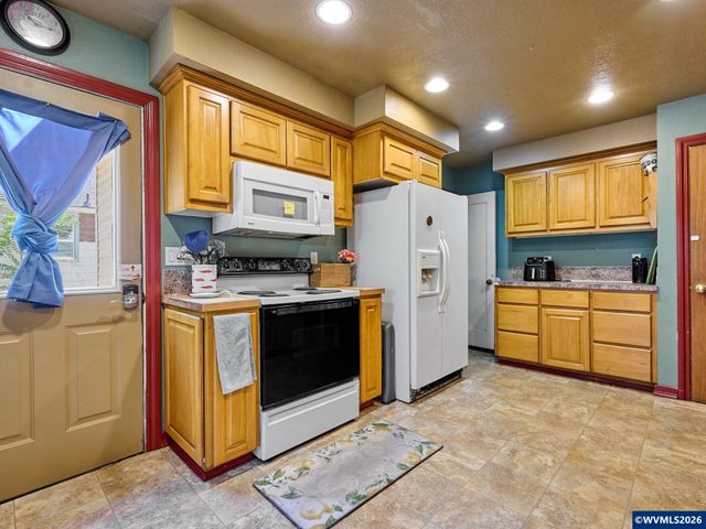 1145 Columbia St NE, Salem, OR 97301
