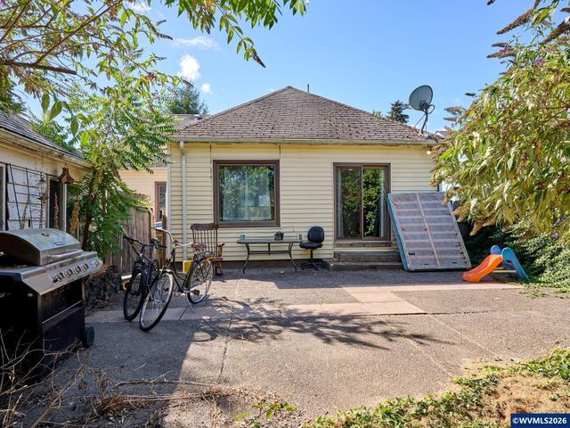 1145 Columbia St NE, Salem, OR 97301