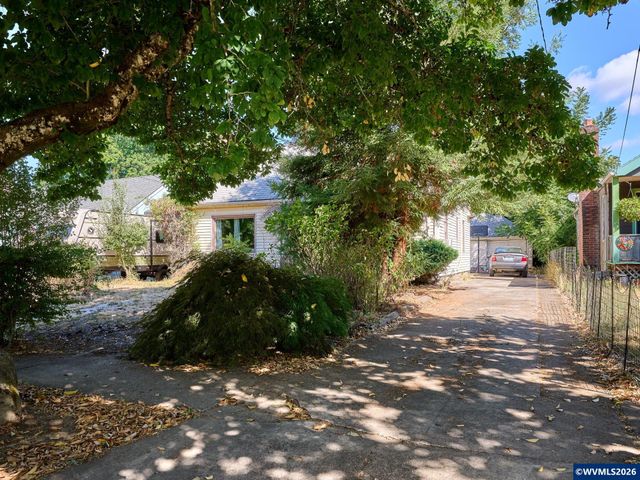 1145 Columbia St NE, Salem, OR 97301