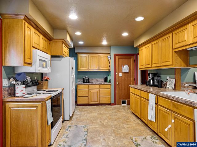 1145 Columbia St NE, Salem, OR 97301