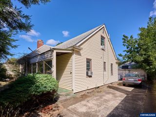 1145 Columbia St NE, Salem, OR 97301