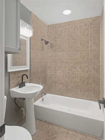 1308 N Rockisland Street, Angleton, TX 77515