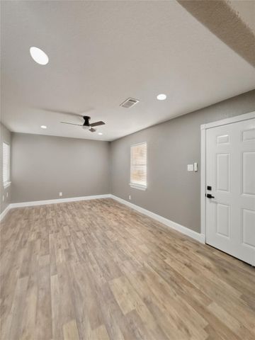 1308 N Rockisland Street, Angleton, TX 77515