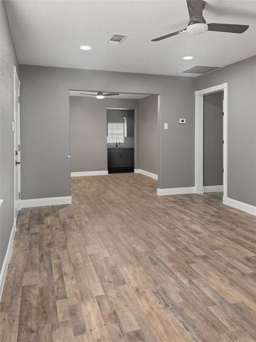 1308 N Rockisland Street, Angleton, TX 77515