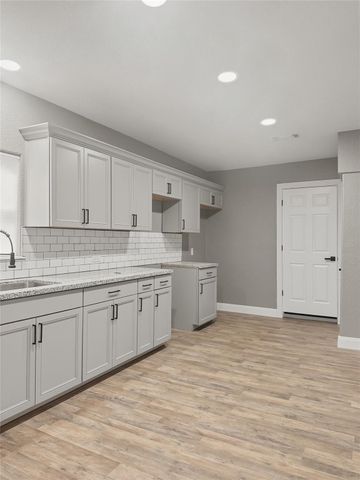 1308 N Rockisland Street, Angleton, TX 77515