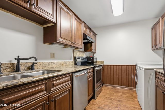701 S College Road 116, Lafayette, LA 70503
