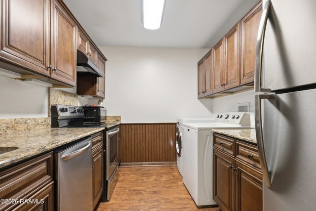 701 S College Road 116, Lafayette, LA 70503