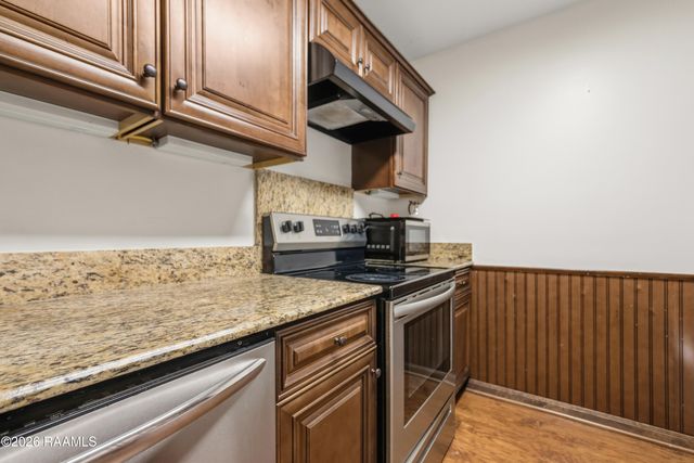 701 S College Road 116, Lafayette, LA 70503