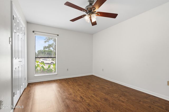 701 S College Road 116, Lafayette, LA 70503