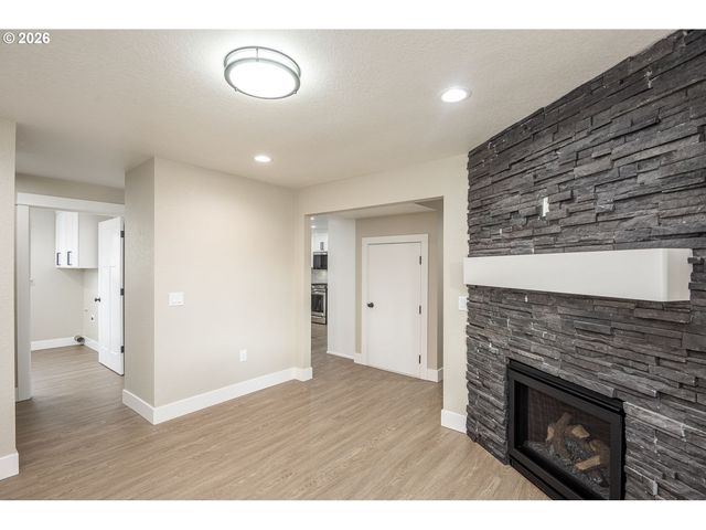 25264 E BOLTON Rd, Veneta, OR 97487