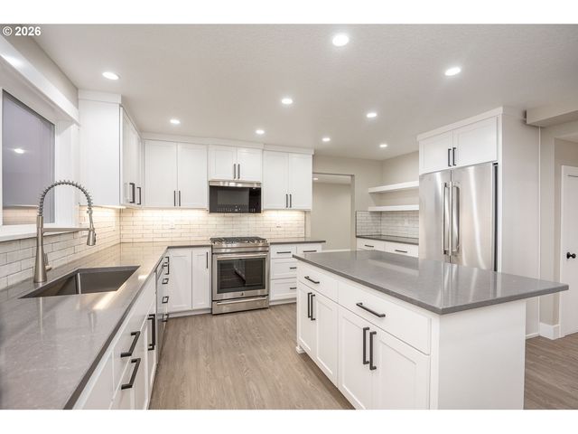 25264 E BOLTON Rd, Veneta, OR 97487