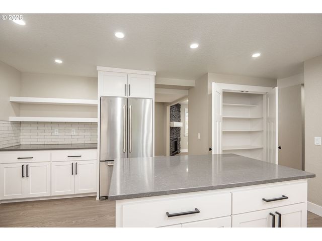 25264 E BOLTON Rd, Veneta, OR 97487