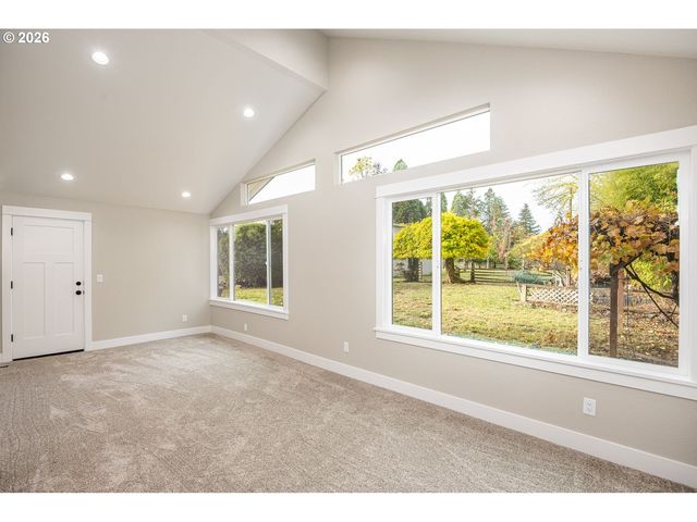 25264 E BOLTON Rd, Veneta, OR 97487