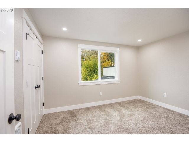 25264 E BOLTON Rd, Veneta, OR 97487