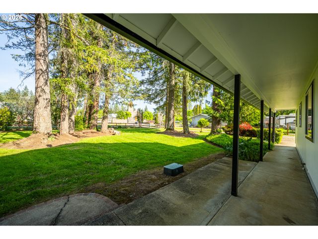 25264 E BOLTON Rd, Veneta, OR 97487