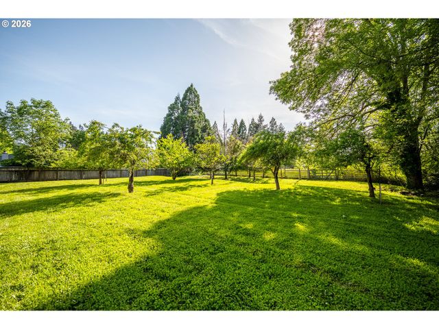 25264 E BOLTON Rd, Veneta, OR 97487