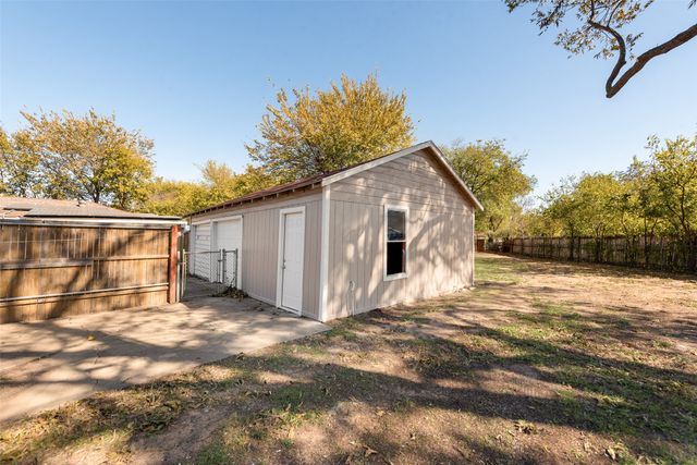 3700 Kimbo Road, Fort Worth, TX 76111